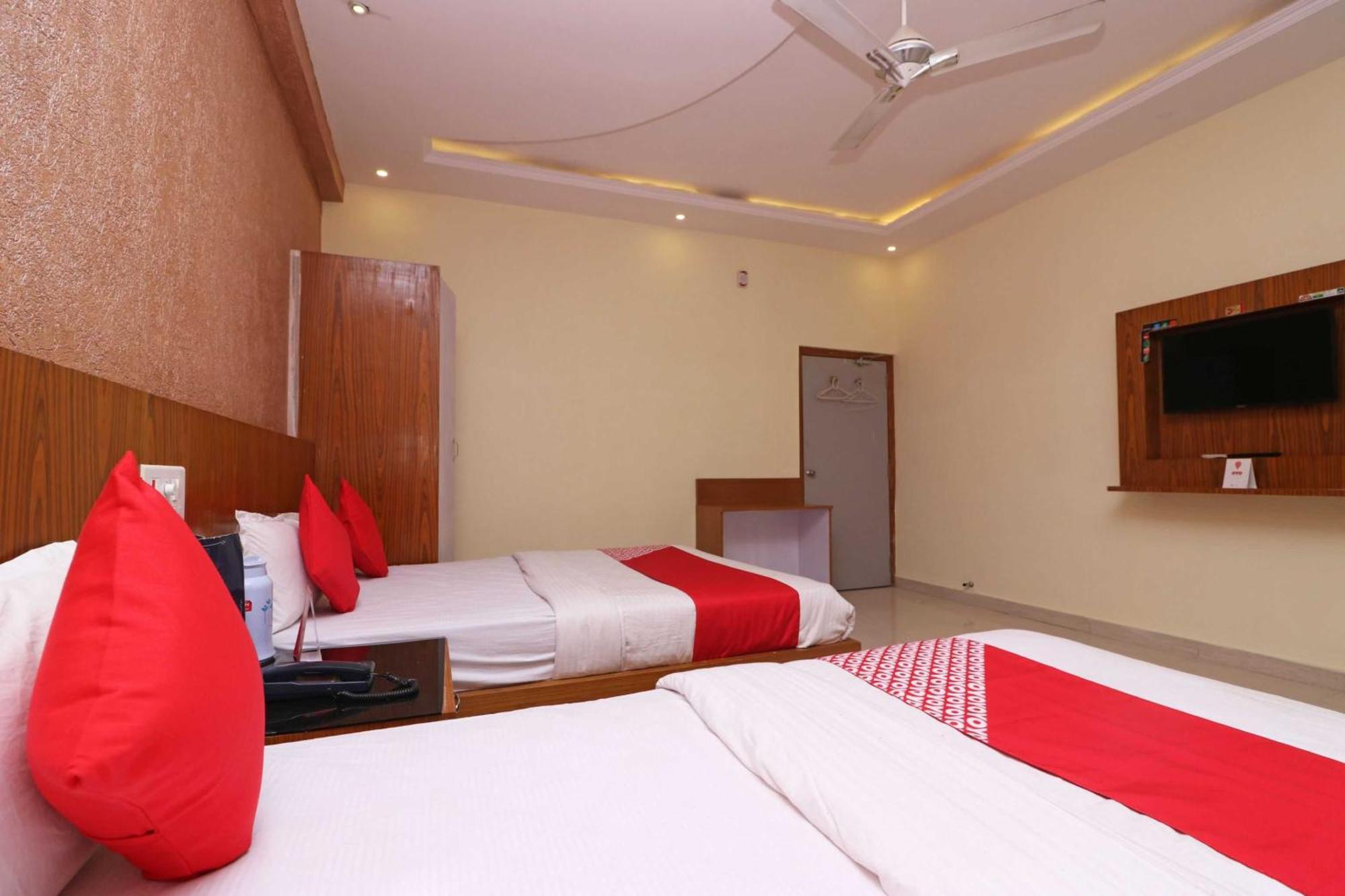 Hotel O G K Palace Bodh Gaya Exterior foto