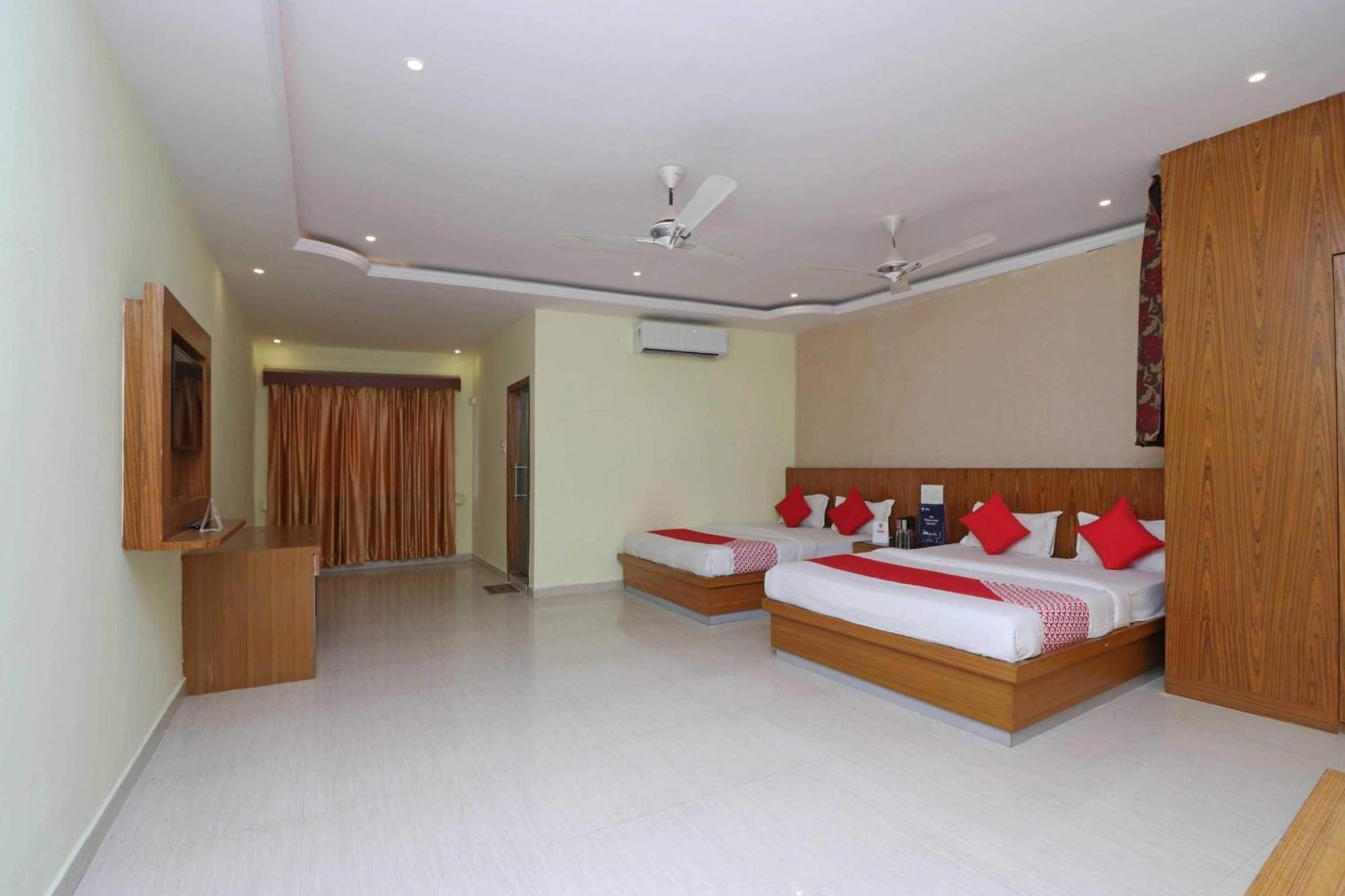 Hotel O G K Palace Bodh Gaya Exterior foto